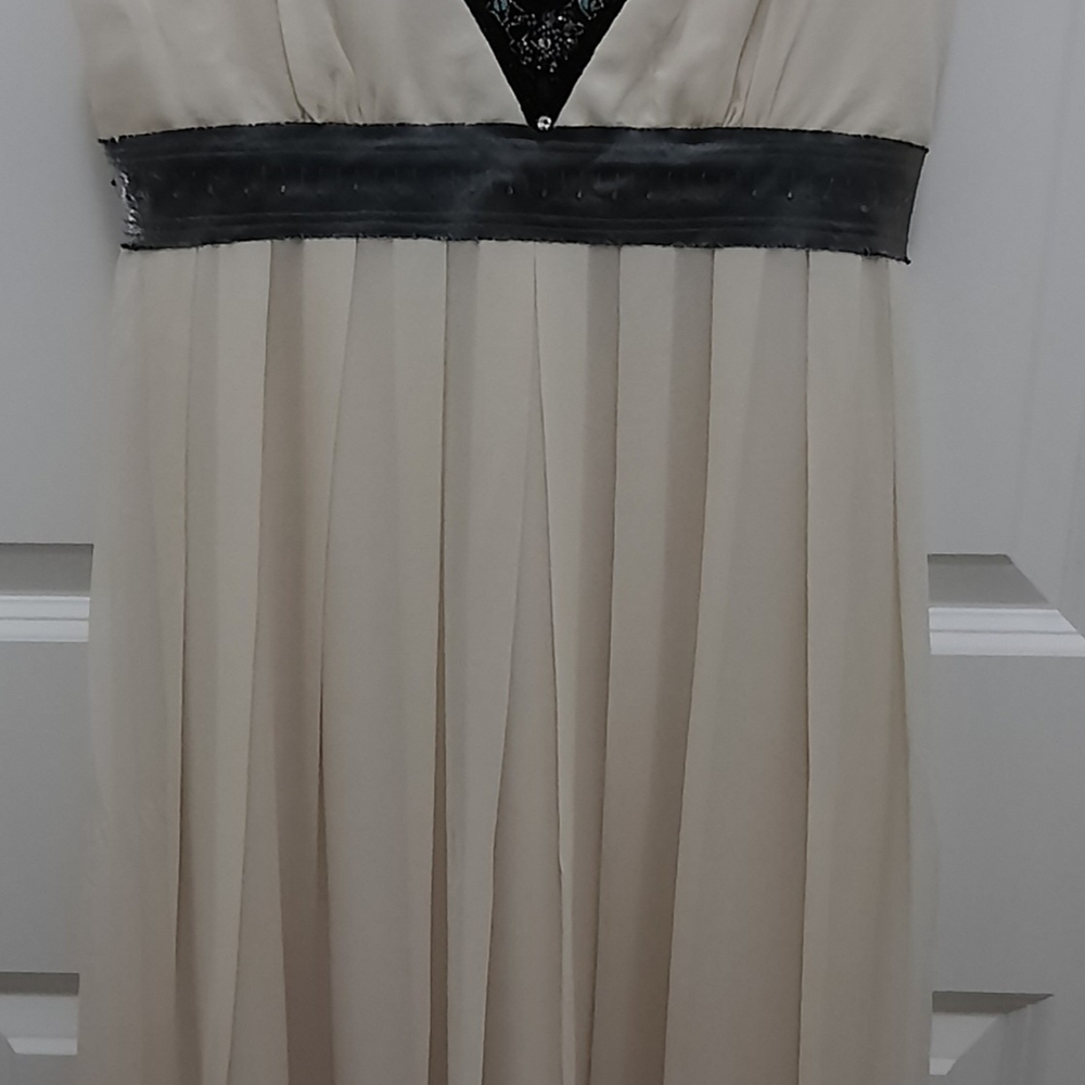 Sue Wong Pleated White and Black Dress for Any Fancy Occasdion.